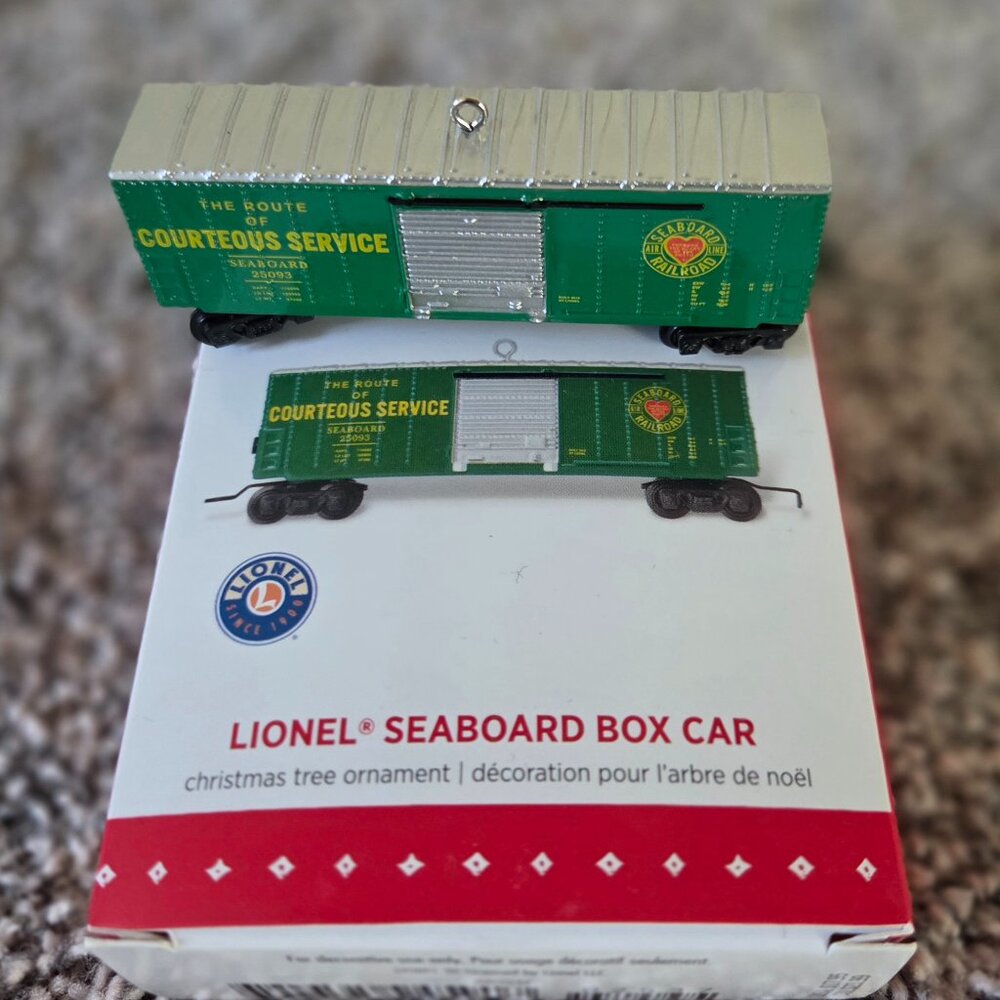 2015 Hallmark Keepsake Ornament featuring a Lionel Seaboard Boxcar